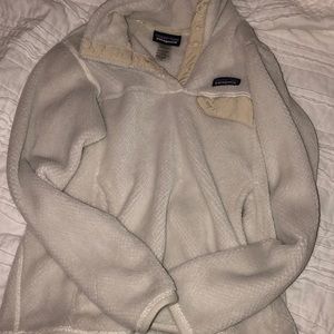 White Patagonia Pull Over
